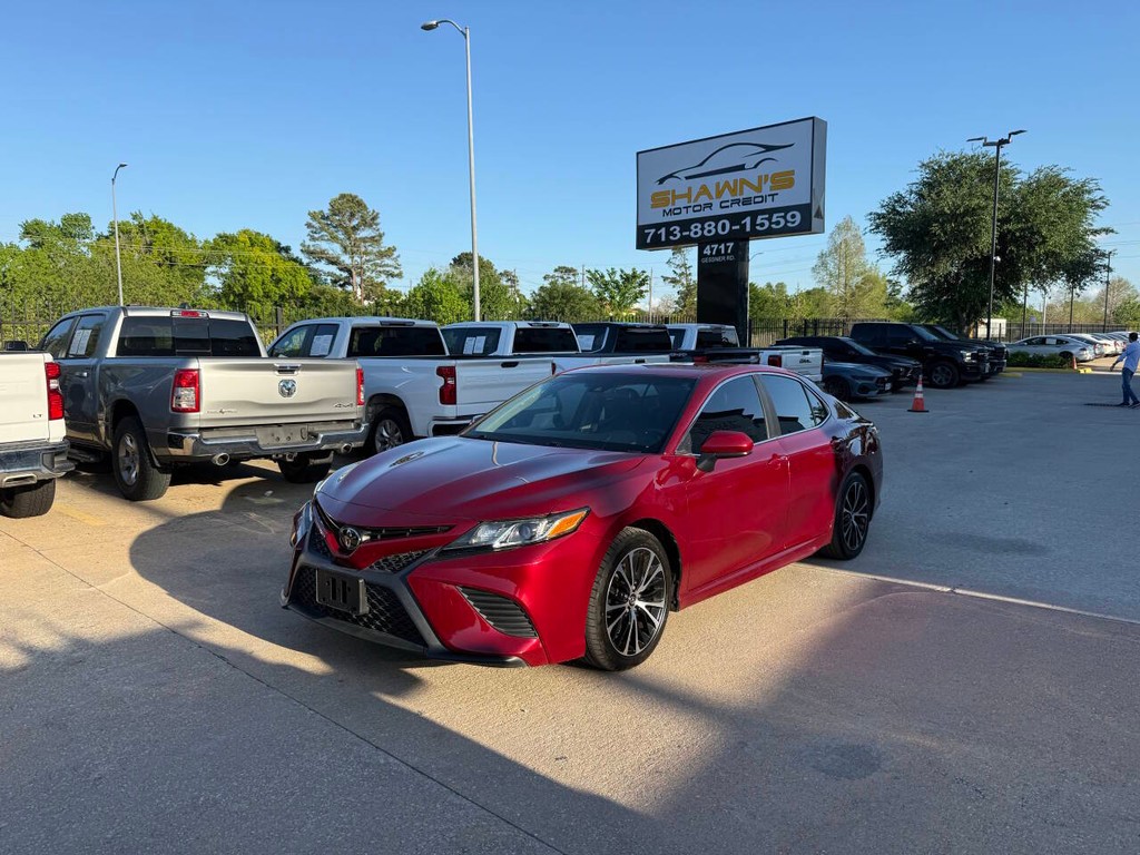 Toyota Camry Vehicle Full-screen Gallery Image 03