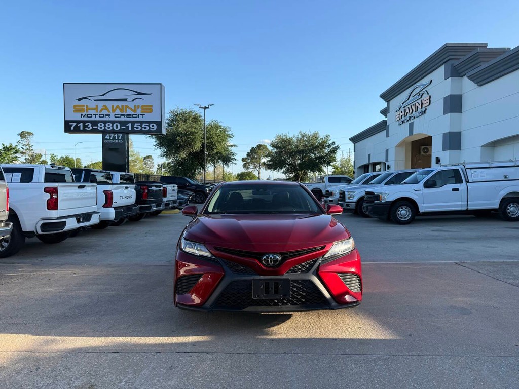 Toyota Camry Vehicle Full-screen Gallery Image 39