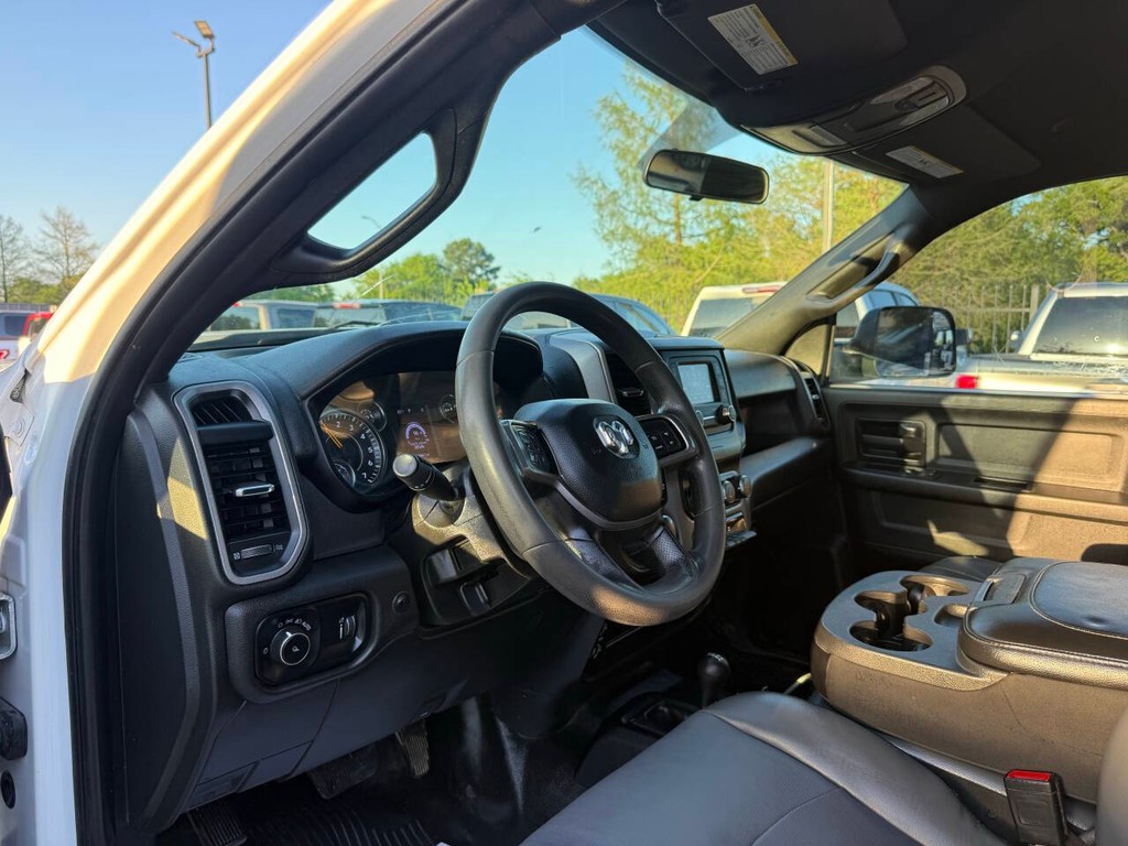 Ram 2500 Vehicle Full-screen Gallery Image 06