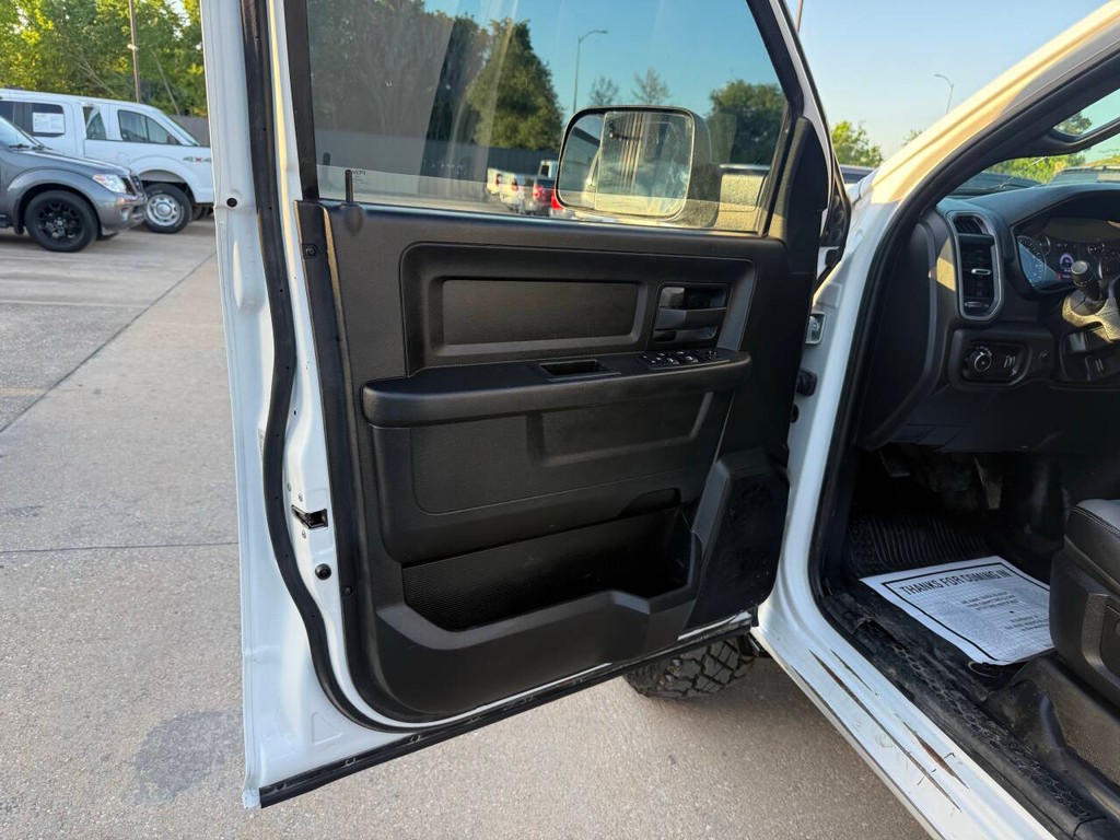 Ram 2500 Vehicle Full-screen Gallery Image 08