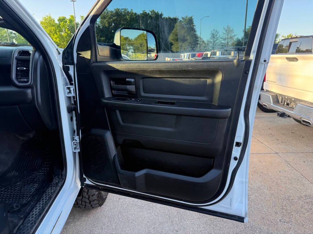 Ram 2500 Vehicle Full-screen Gallery Image 11