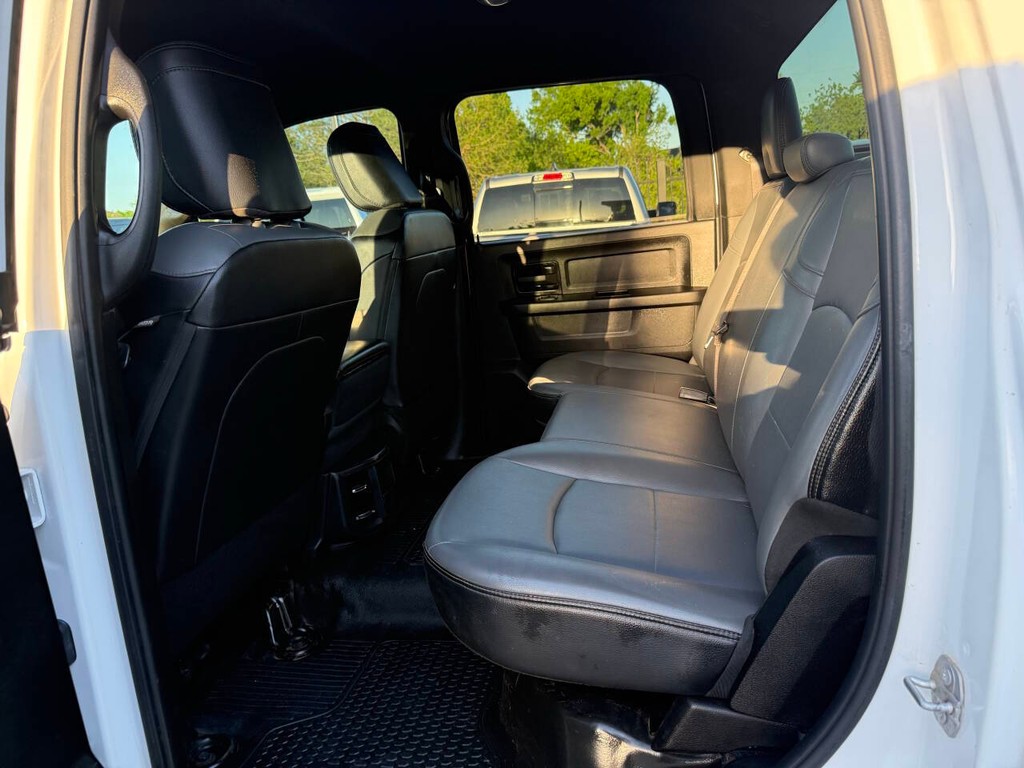 Ram 2500 Vehicle Full-screen Gallery Image 13