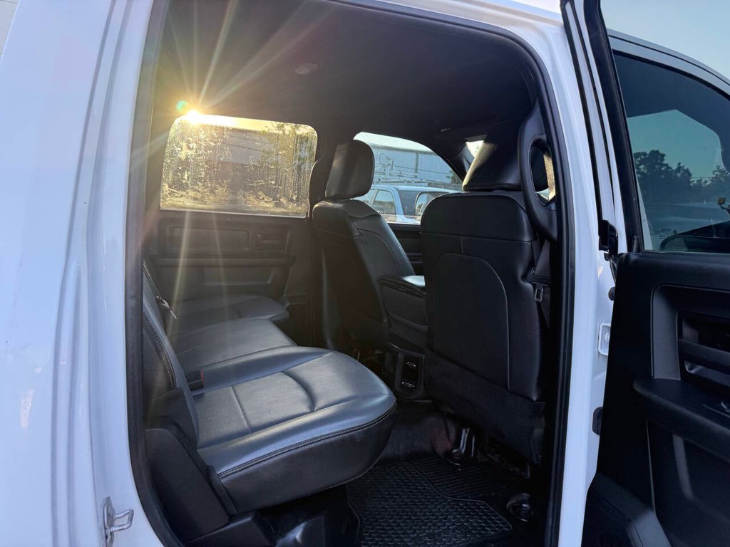 Ram 2500 Vehicle Full-screen Gallery Image 15