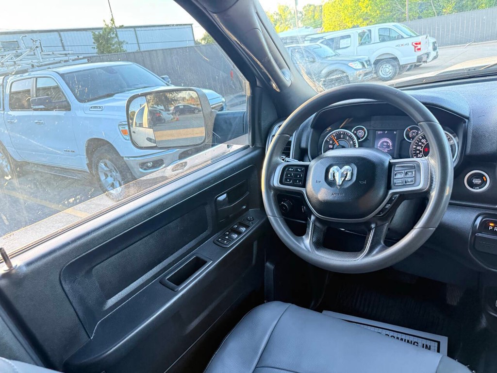 Ram 2500 Vehicle Full-screen Gallery Image 19