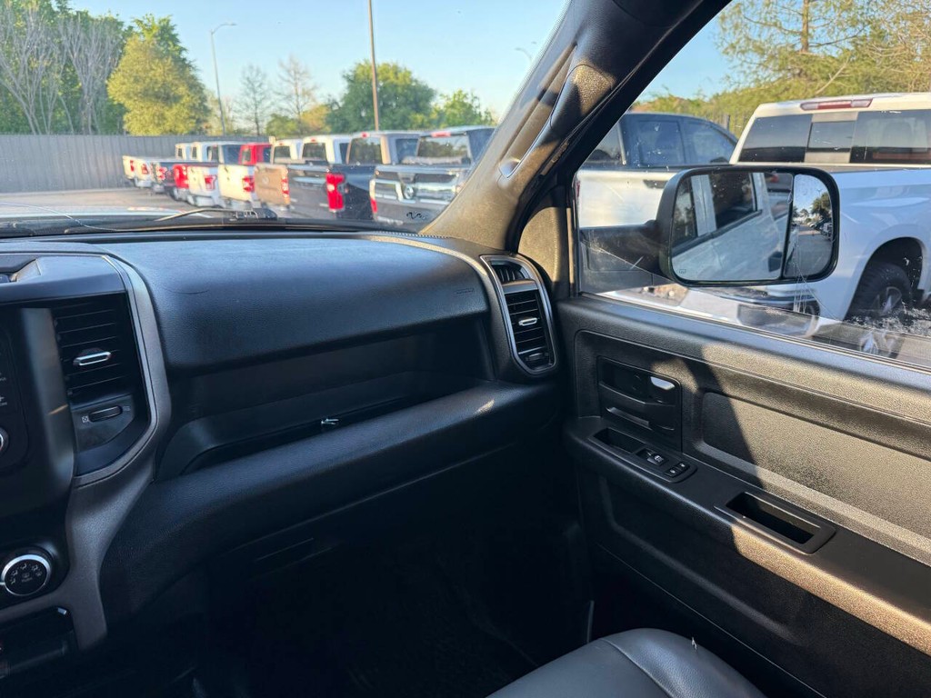 Ram 2500 Vehicle Full-screen Gallery Image 20