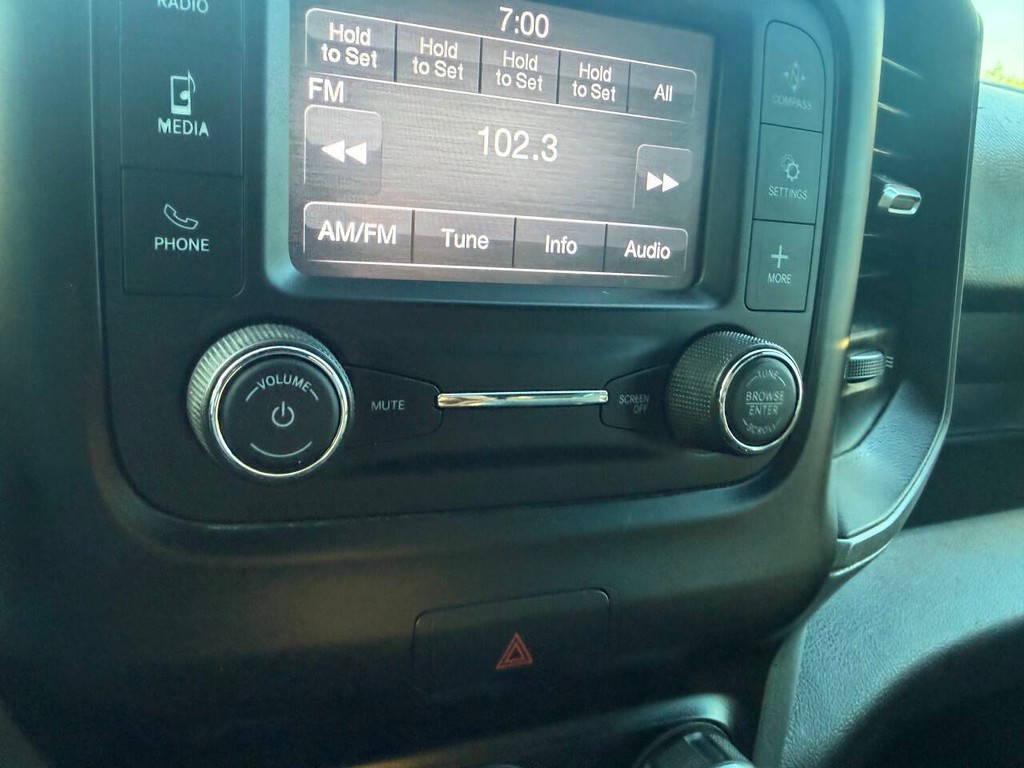 Ram 2500 Vehicle Full-screen Gallery Image 27