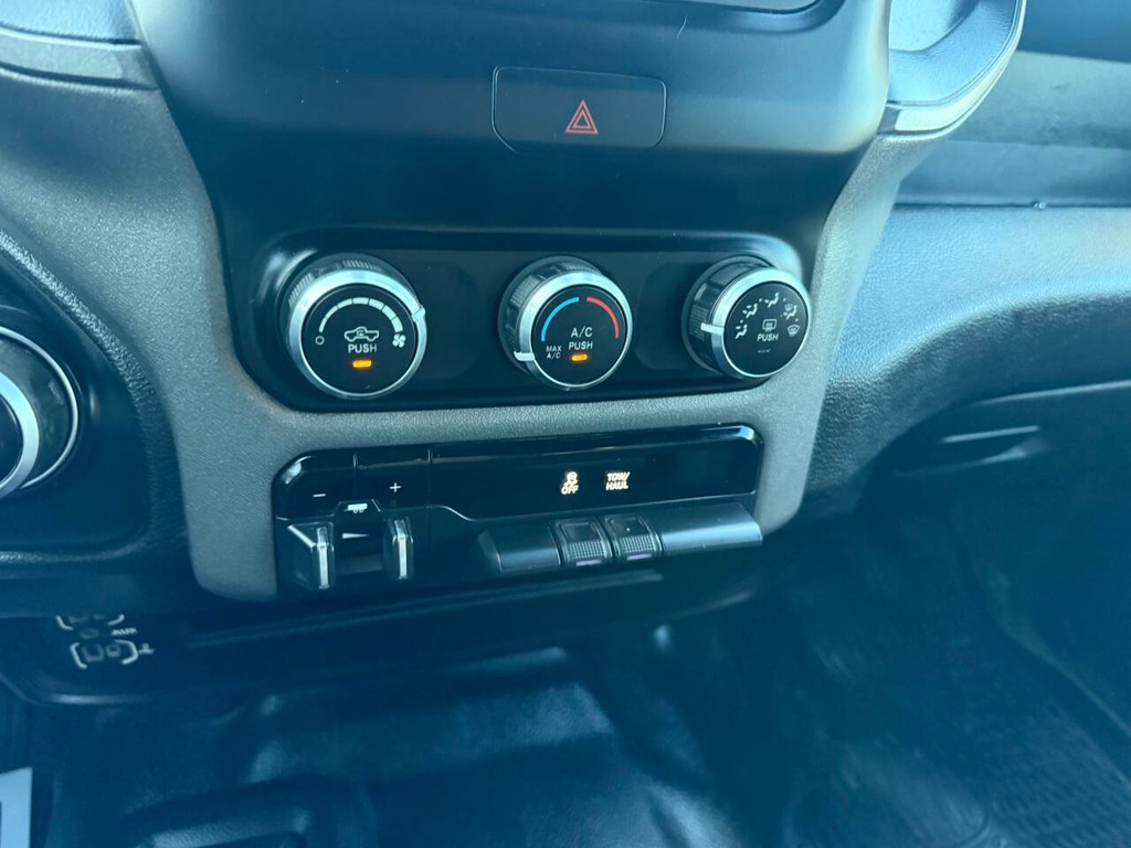 Ram 2500 Vehicle Full-screen Gallery Image 28