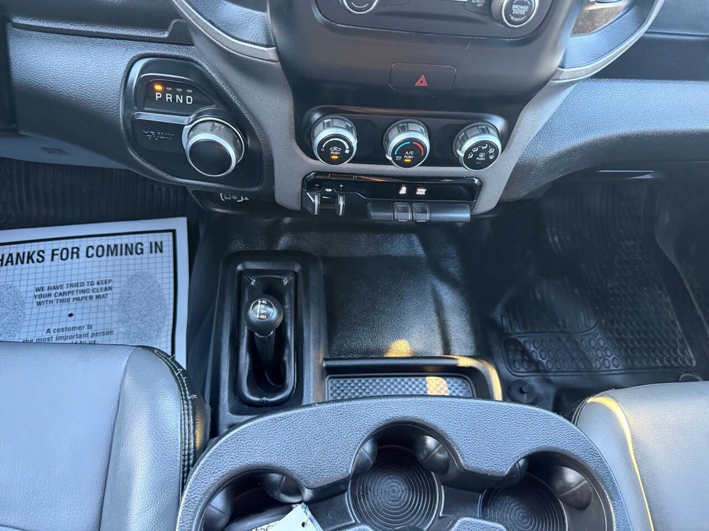 Ram 2500 Vehicle Full-screen Gallery Image 31