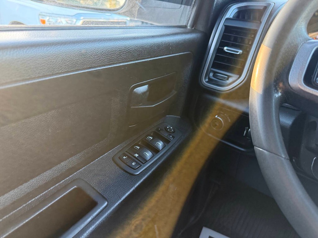 Ram 2500 Vehicle Full-screen Gallery Image 32