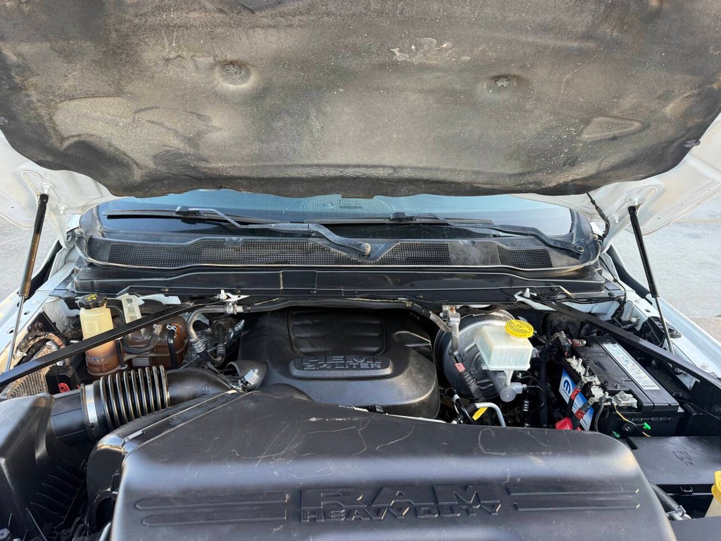 Ram 2500 Vehicle Full-screen Gallery Image 36