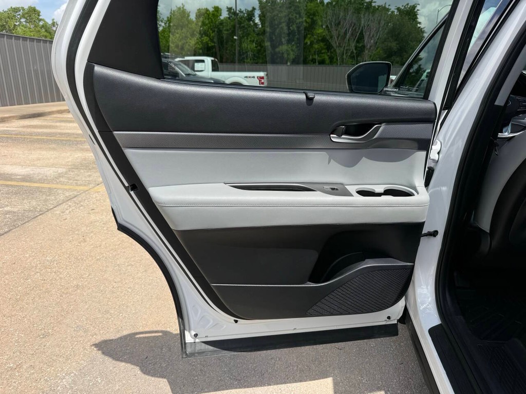 Hyundai Palisade Vehicle Full-screen Gallery Image 15