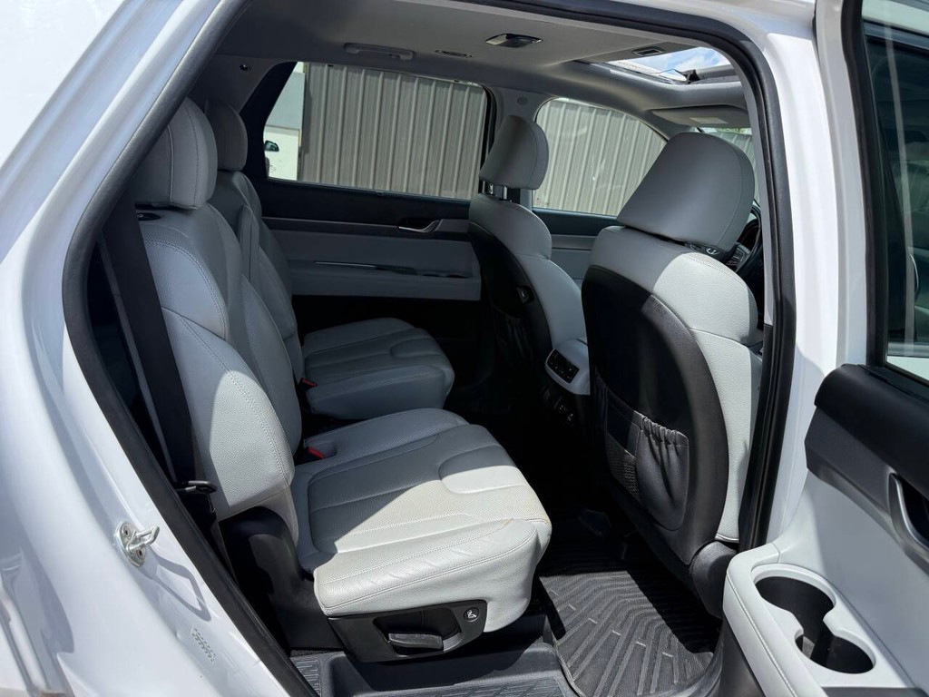 Hyundai Palisade Vehicle Full-screen Gallery Image 16