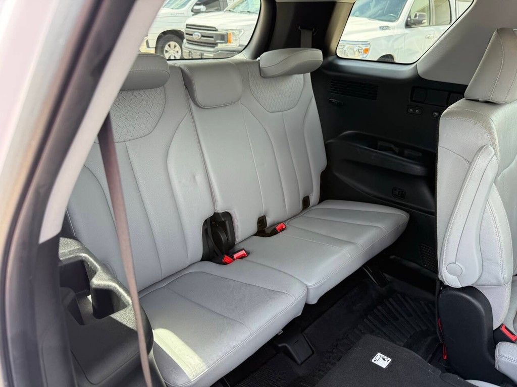 Hyundai Palisade Vehicle Full-screen Gallery Image 17