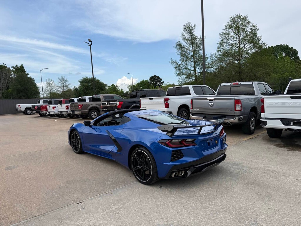 Chevrolet Corvette Vehicle Full-screen Gallery Image 07