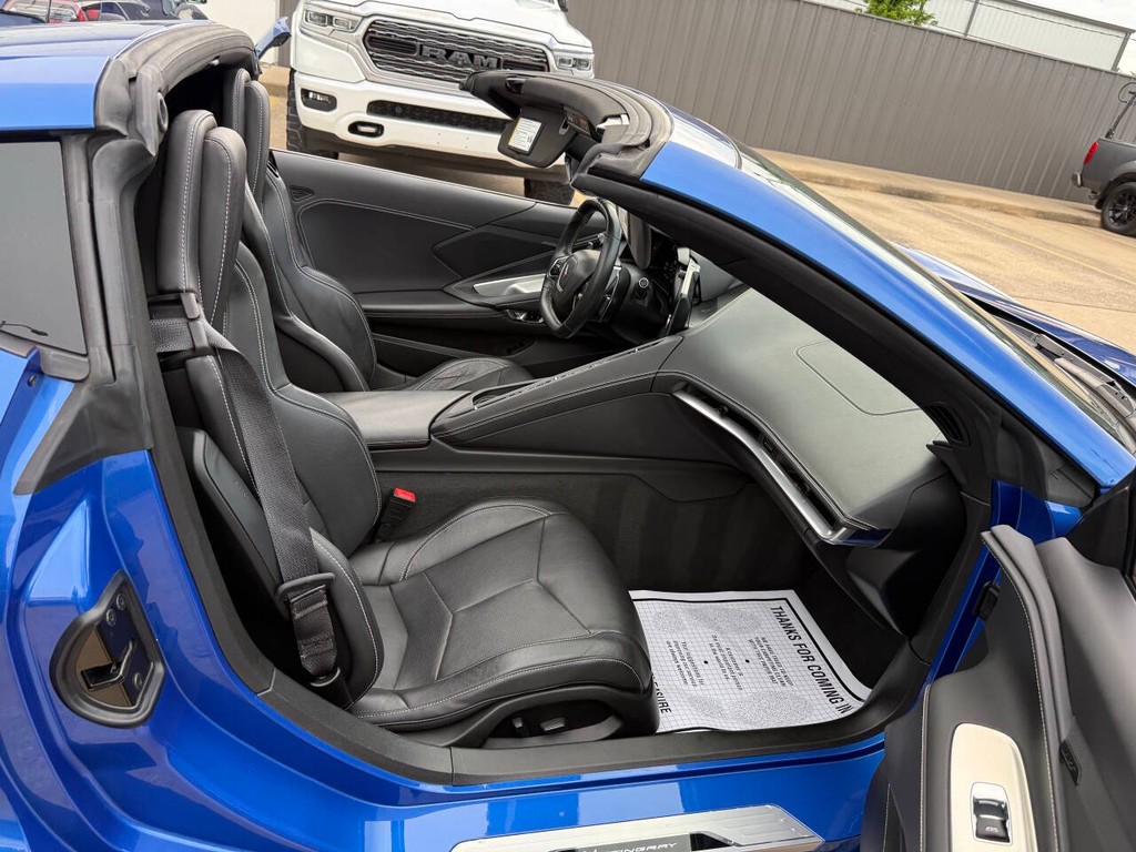 Chevrolet Corvette Vehicle Full-screen Gallery Image 14