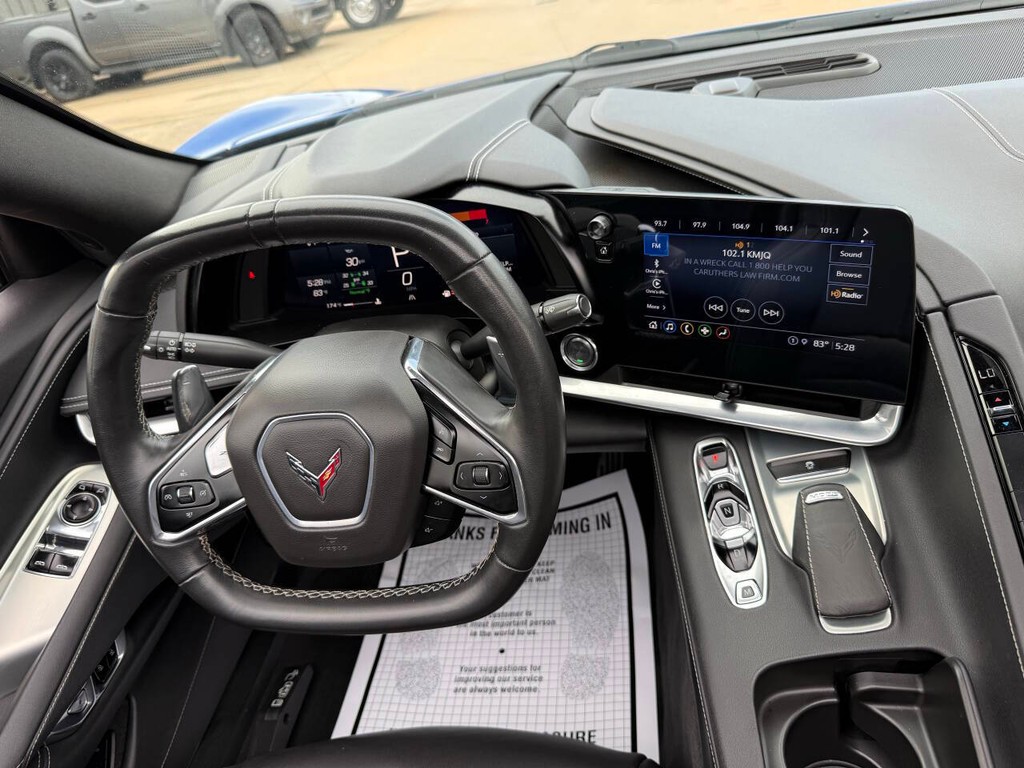 Chevrolet Corvette Vehicle Full-screen Gallery Image 18