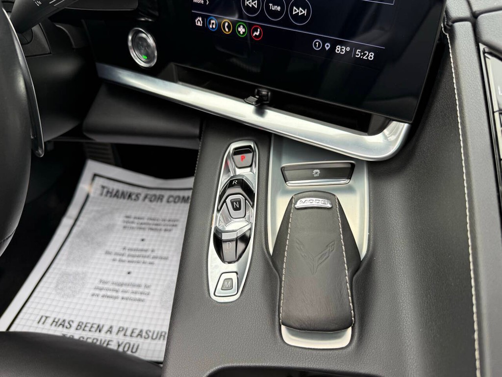 Chevrolet Corvette Vehicle Full-screen Gallery Image 25