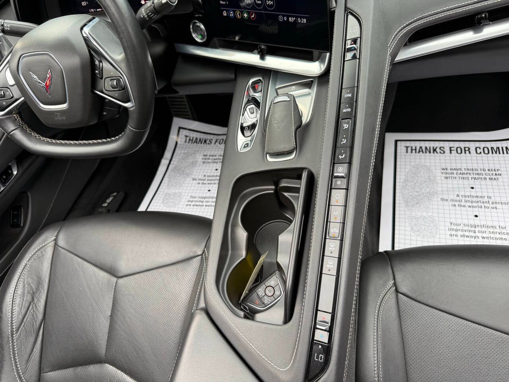 Chevrolet Corvette Vehicle Full-screen Gallery Image 26