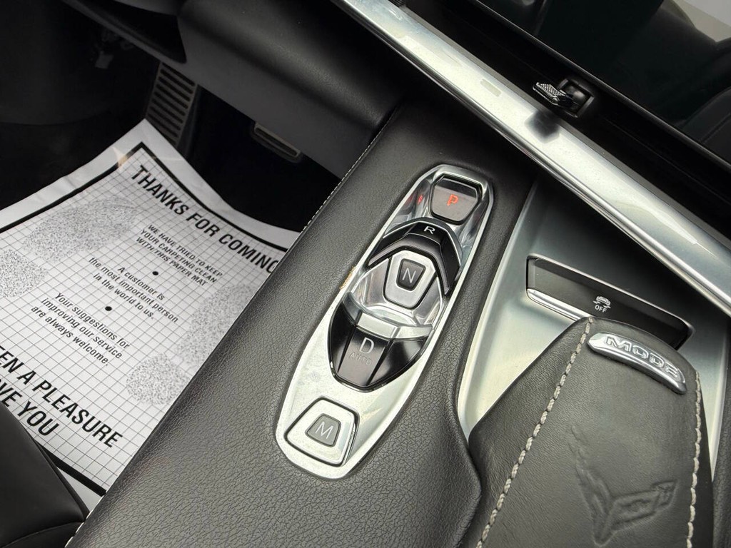 Chevrolet Corvette Vehicle Full-screen Gallery Image 27