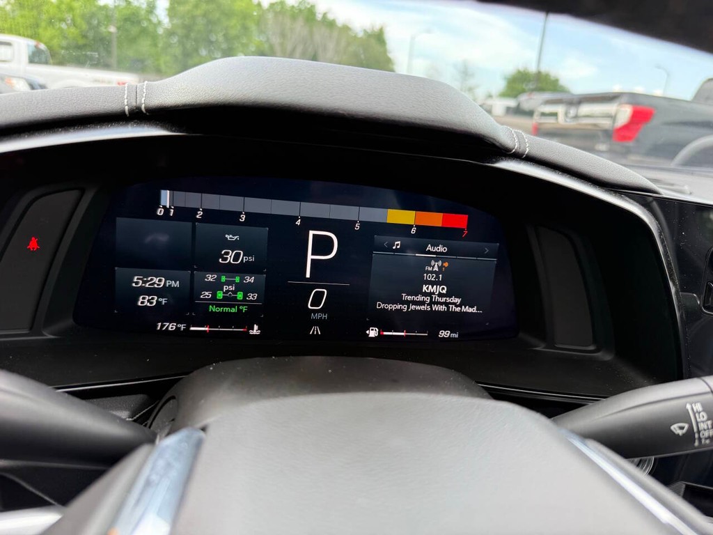 Chevrolet Corvette Vehicle Full-screen Gallery Image 29