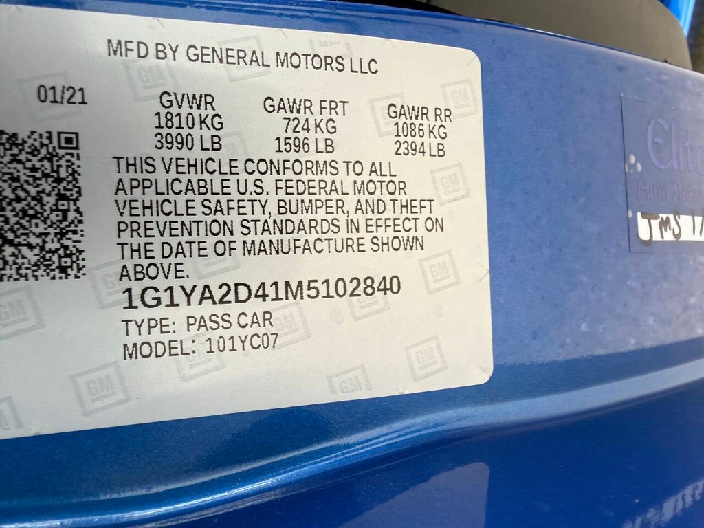 Chevrolet Corvette Vehicle Full-screen Gallery Image 32