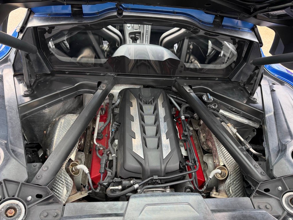 Chevrolet Corvette Vehicle Full-screen Gallery Image 33