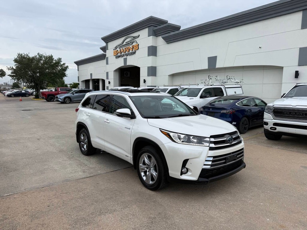 Toyota Highlander Hybrid Vehicle Full-screen Gallery Image 02