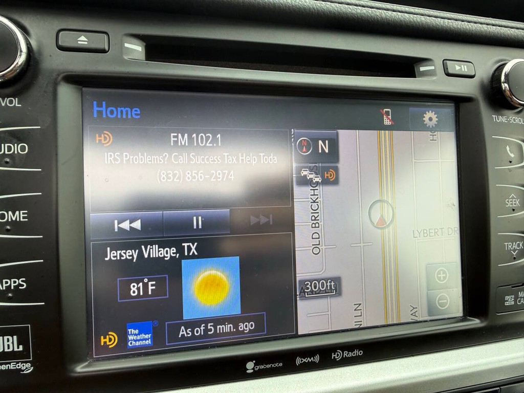 Toyota Highlander Hybrid Vehicle Full-screen Gallery Image 27