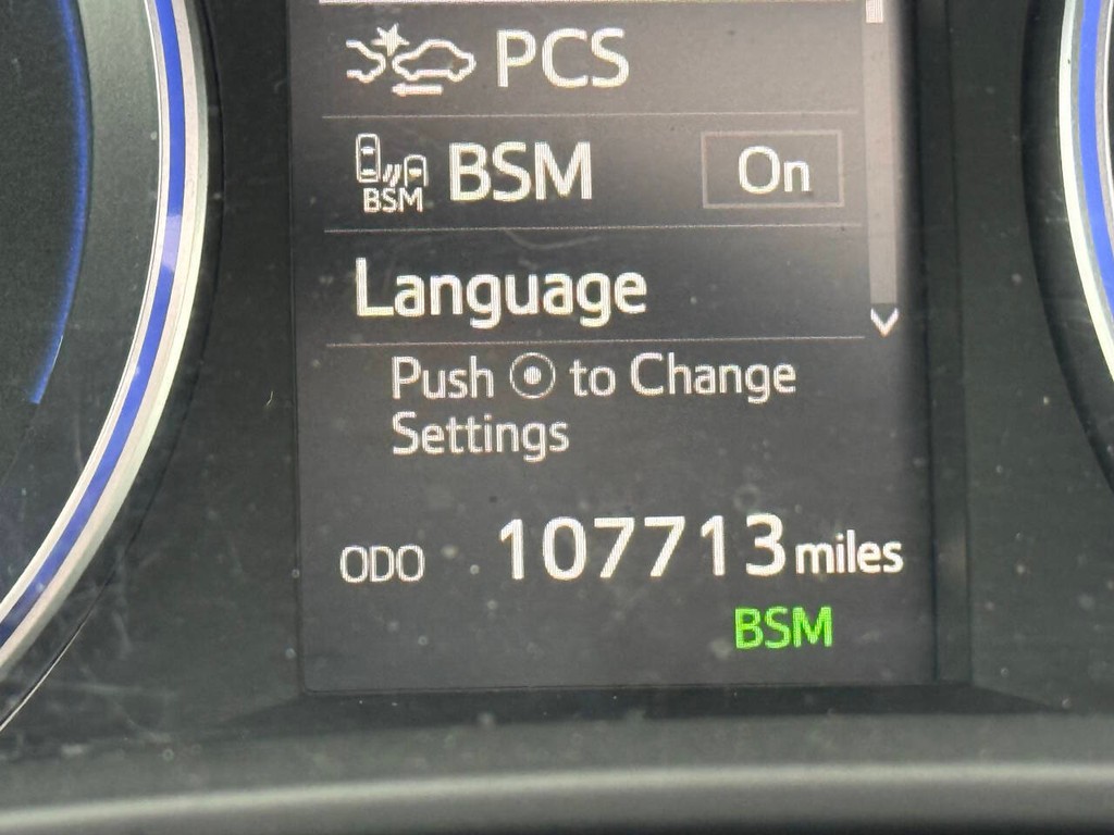 Toyota Highlander Hybrid Vehicle Full-screen Gallery Image 37