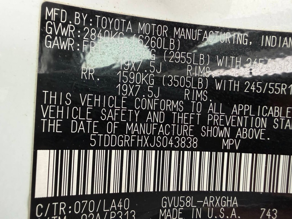 Toyota Highlander Hybrid Vehicle Full-screen Gallery Image 38