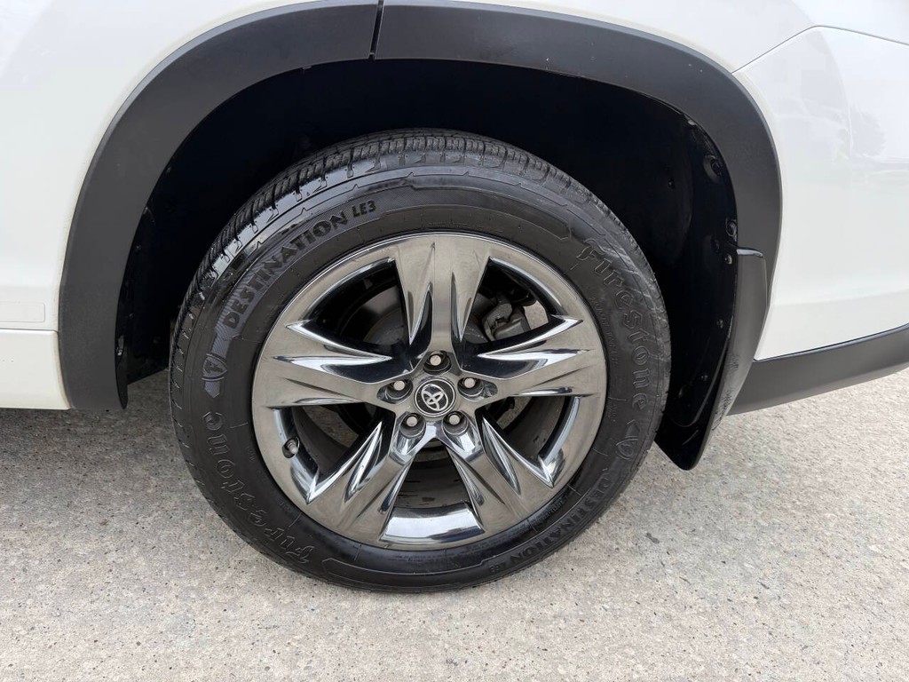 Toyota Highlander Hybrid Vehicle Full-screen Gallery Image 40