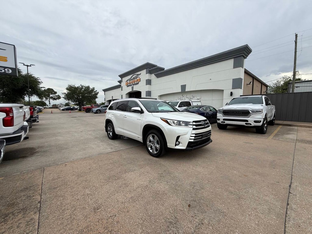 Toyota Highlander Hybrid Vehicle Full-screen Gallery Image 50