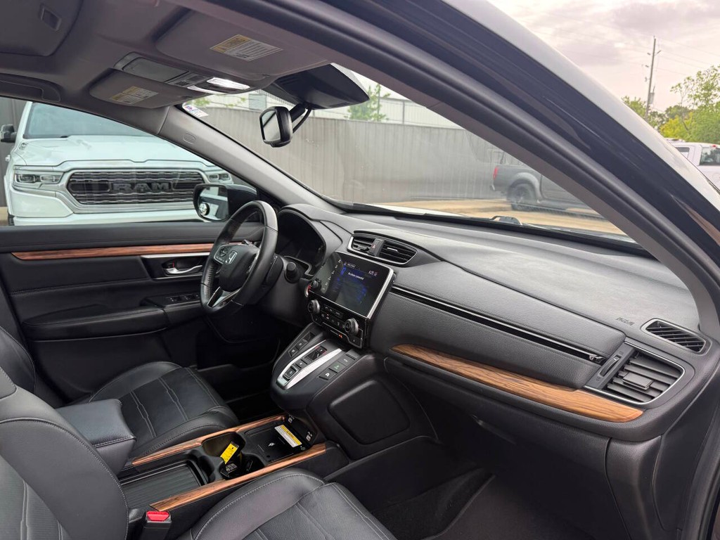 Honda CR-V Hybrid Vehicle Full-screen Gallery Image 09