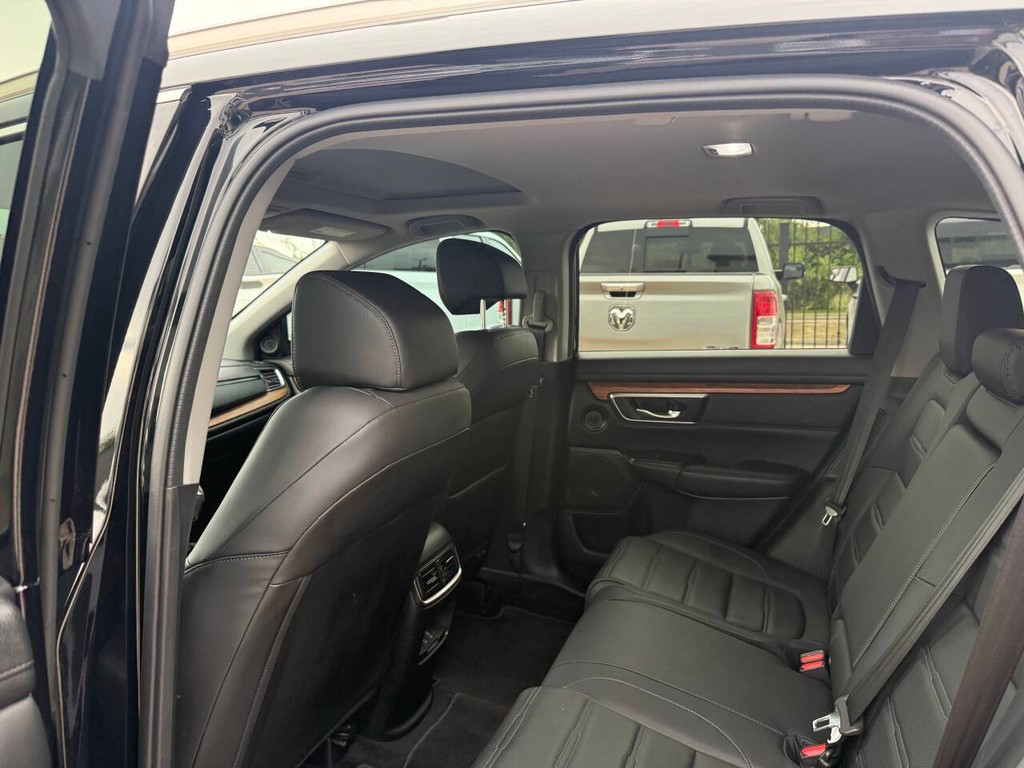 Honda CR-V Hybrid Vehicle Full-screen Gallery Image 12