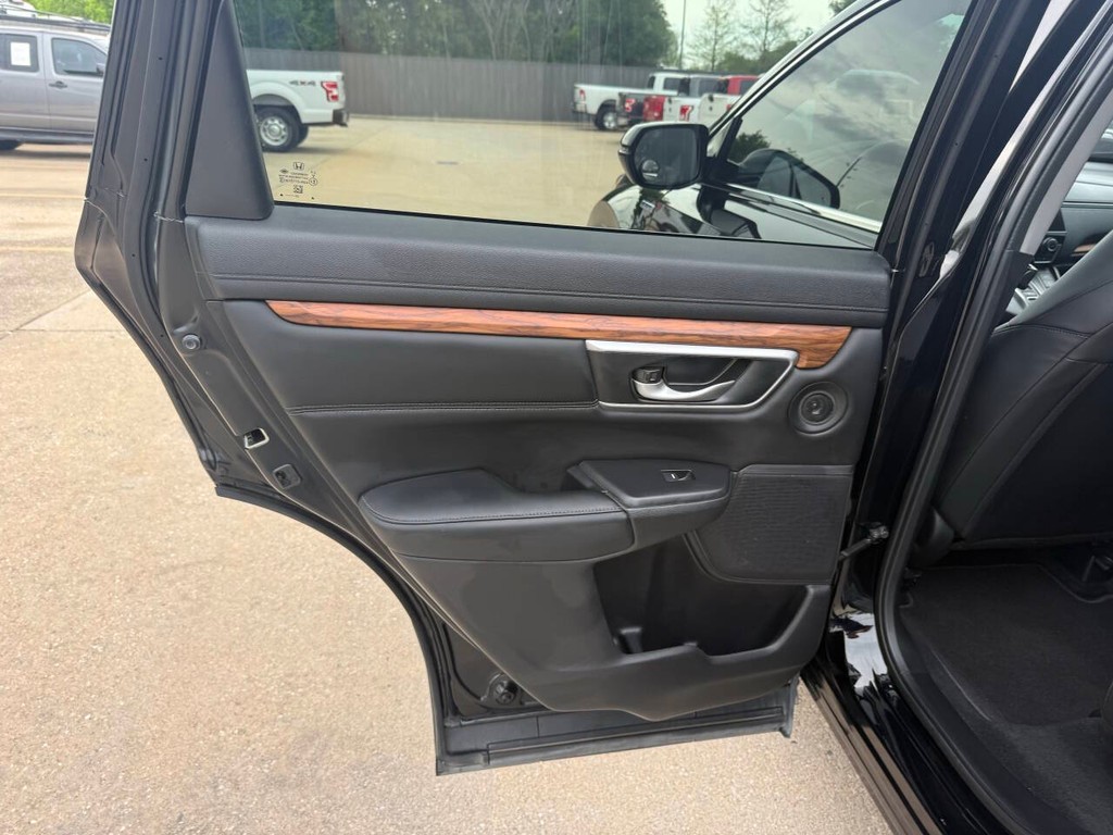 Honda CR-V Hybrid Vehicle Full-screen Gallery Image 14