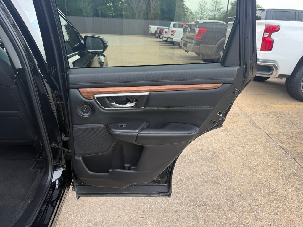 Honda CR-V Hybrid Vehicle Full-screen Gallery Image 16