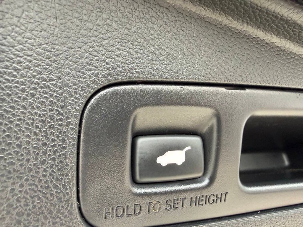 Honda CR-V Hybrid Vehicle Full-screen Gallery Image 38