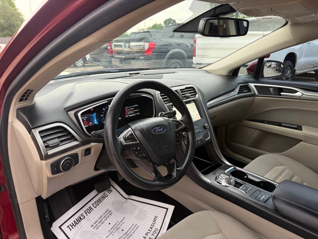 Ford Fusion Hybrid Vehicle Full-screen Gallery Image 06