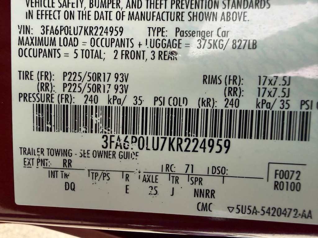 Ford Fusion Hybrid Vehicle Full-screen Gallery Image 32