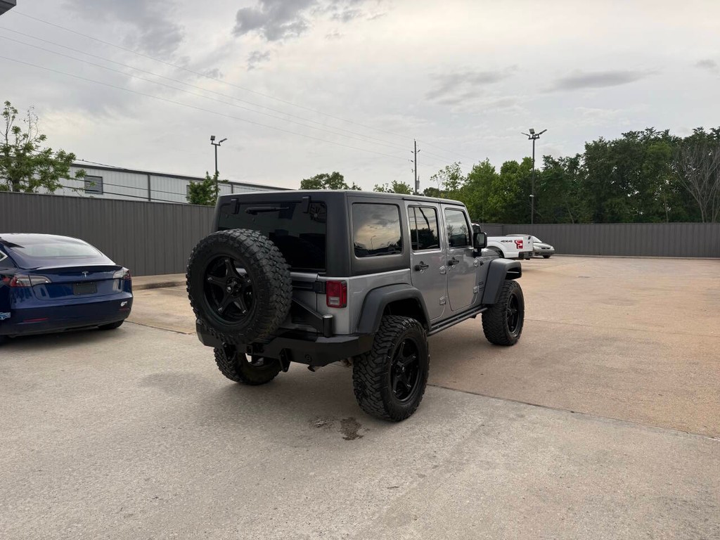 Jeep Wrangler Unlimited Vehicle Full-screen Gallery Image 05