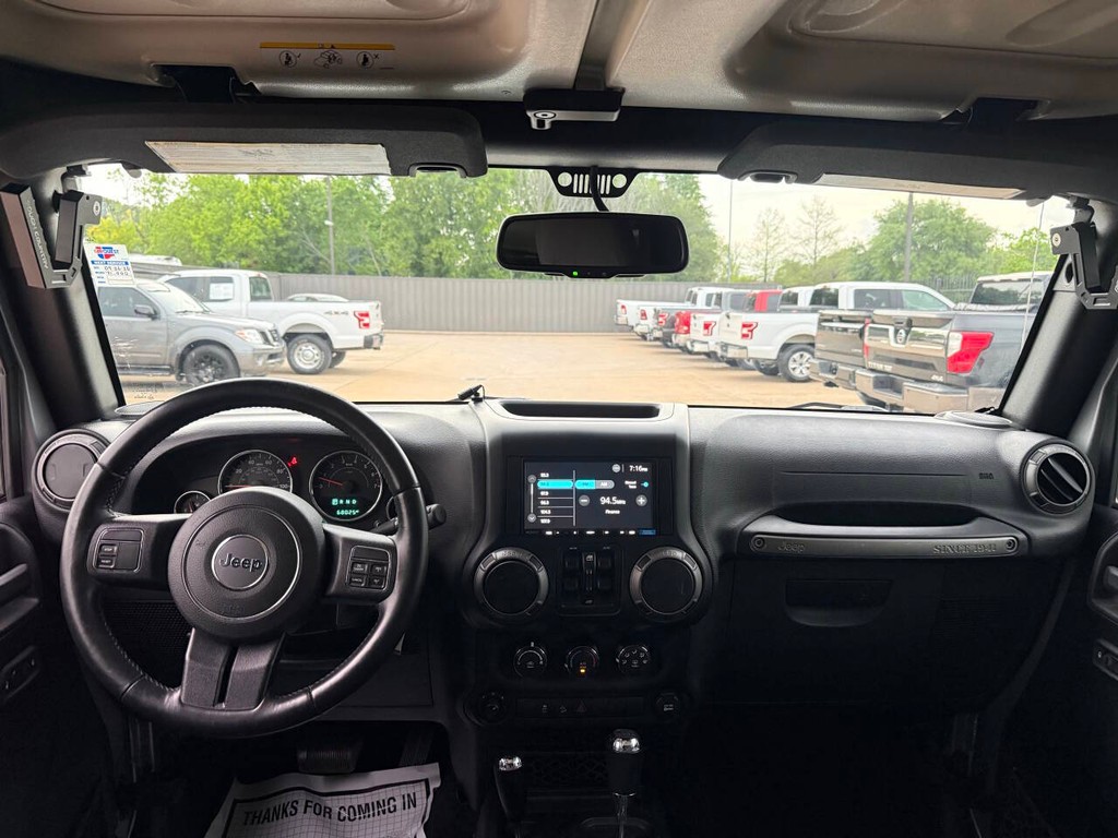 Jeep Wrangler Unlimited Vehicle Full-screen Gallery Image 18