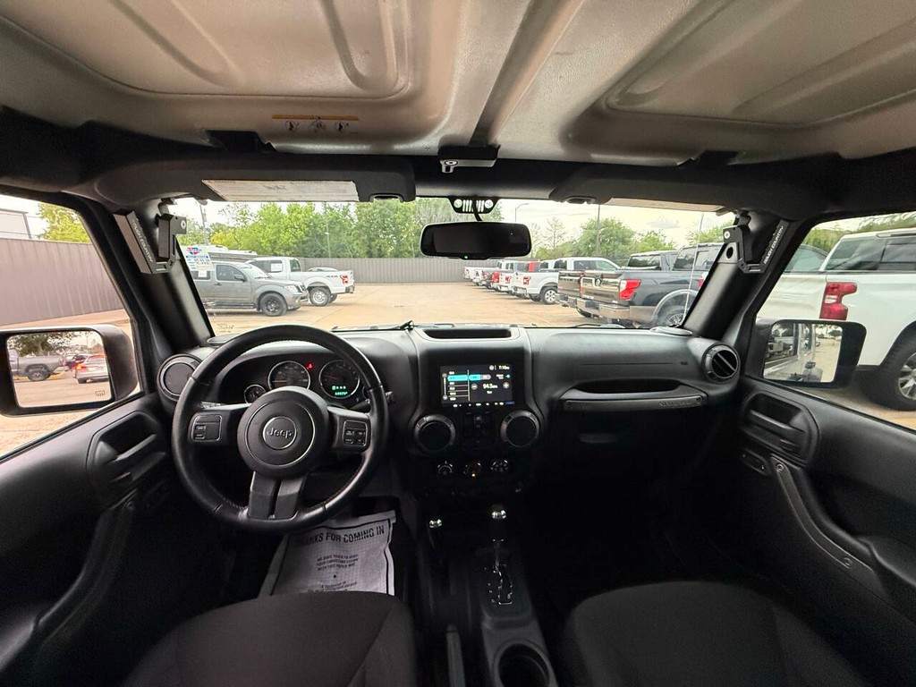 Jeep Wrangler Unlimited Vehicle Full-screen Gallery Image 19