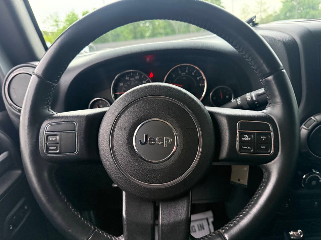 Jeep Wrangler Unlimited Vehicle Full-screen Gallery Image 25