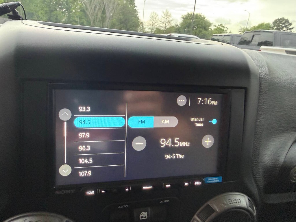 Jeep Wrangler Unlimited Vehicle Full-screen Gallery Image 27