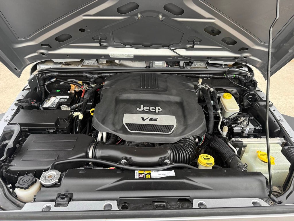 Jeep Wrangler Unlimited Vehicle Full-screen Gallery Image 35