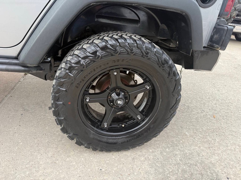 Jeep Wrangler Unlimited Vehicle Full-screen Gallery Image 38