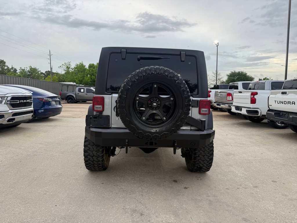 Jeep Wrangler Unlimited Vehicle Full-screen Gallery Image 40