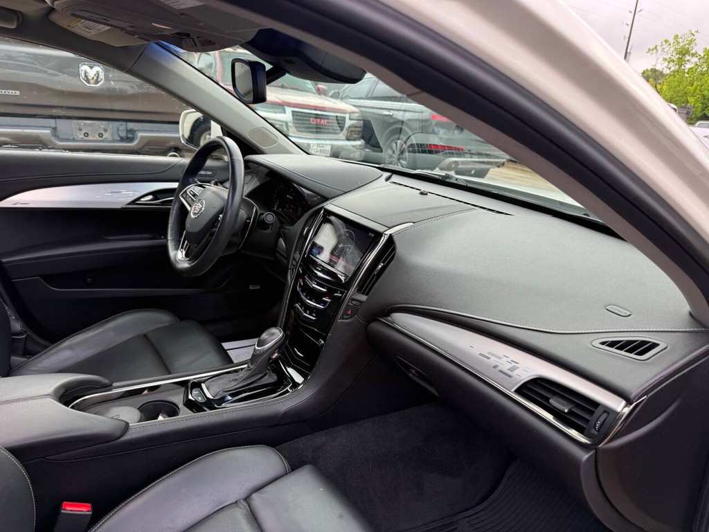 Cadillac ATS Vehicle Full-screen Gallery Image 09