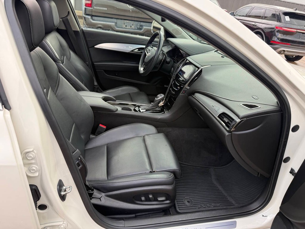 Cadillac ATS Vehicle Full-screen Gallery Image 10