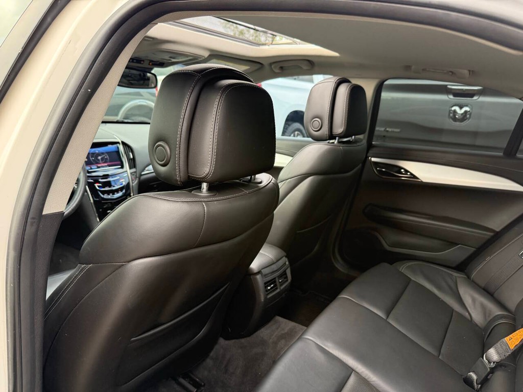 Cadillac ATS Vehicle Full-screen Gallery Image 12